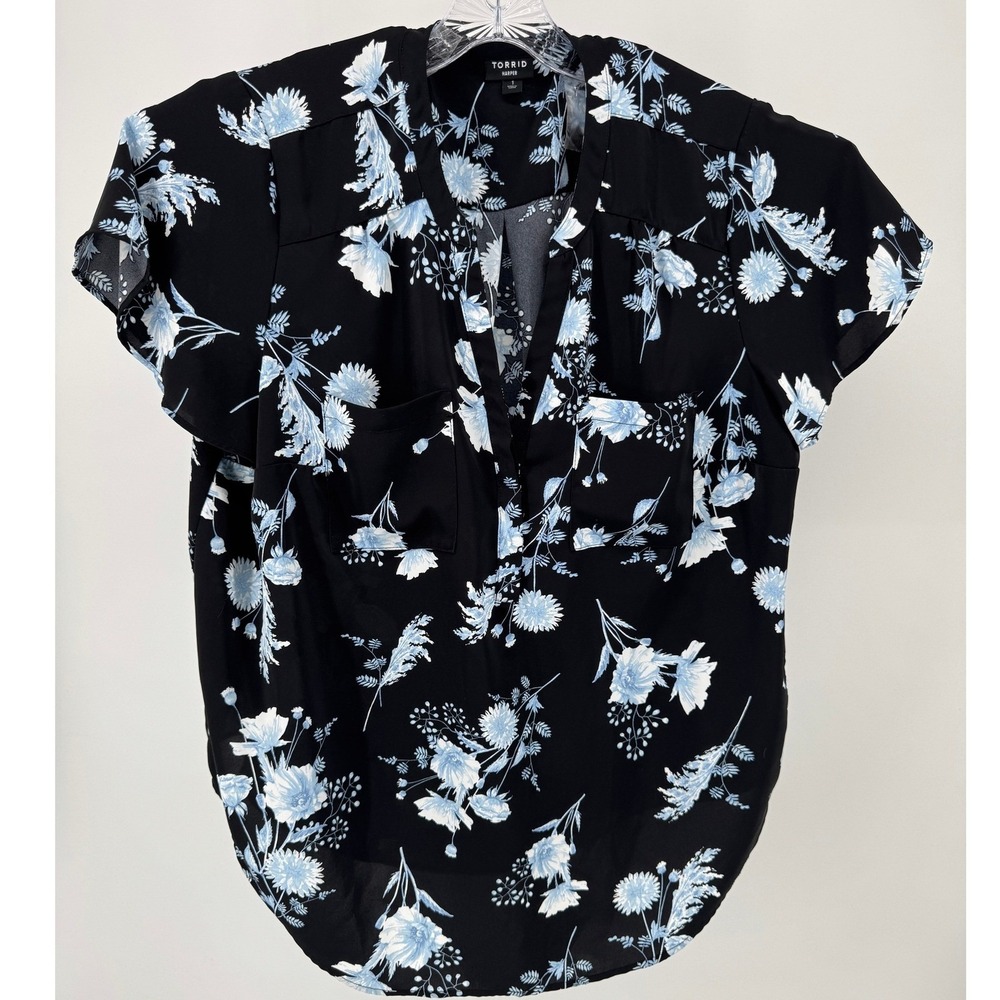 Torrid Blouse Harper Size 1x Pullover Black Floral Print Boho Short Sleeve Top